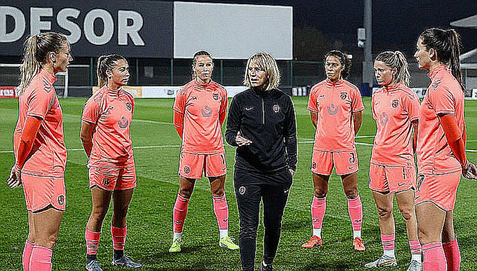 Vietnam Women's 0-2 Japan First Half: Goal Difference Calculus and Must-Win Clash with Thailand Vietnam Women's 0-2 Japan First Half: Goal Difference Calculus and Must-Win Clash with Thailand