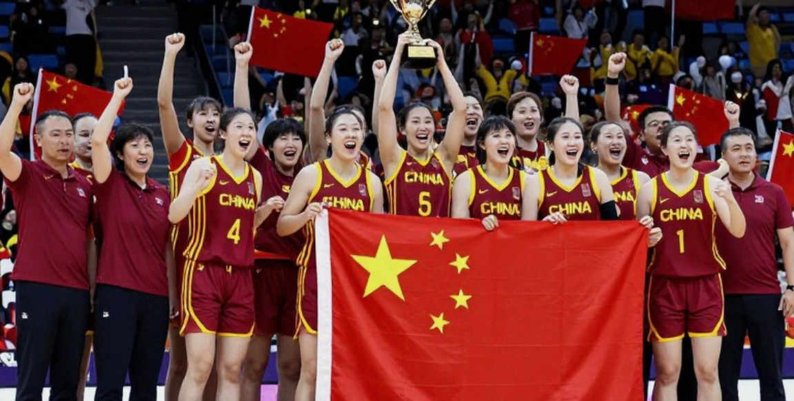 Cucurella, 55 triệu euro và tám trận: Khi một chỉ số sai bị dùng để kết tội một hậu vệ trái