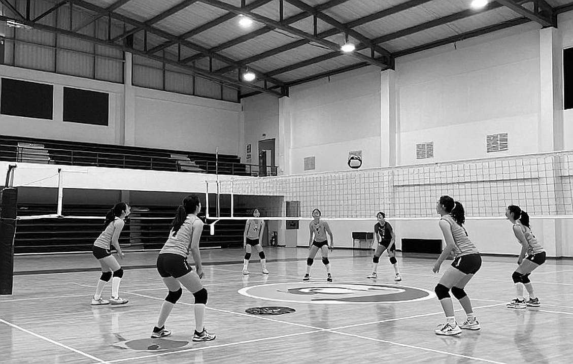 Efeler gục ngã ở Cluj: Ba set thua cùng một kịch bản Efeler gục ngã ở Cluj: Ba set thua cùng một kịch bản