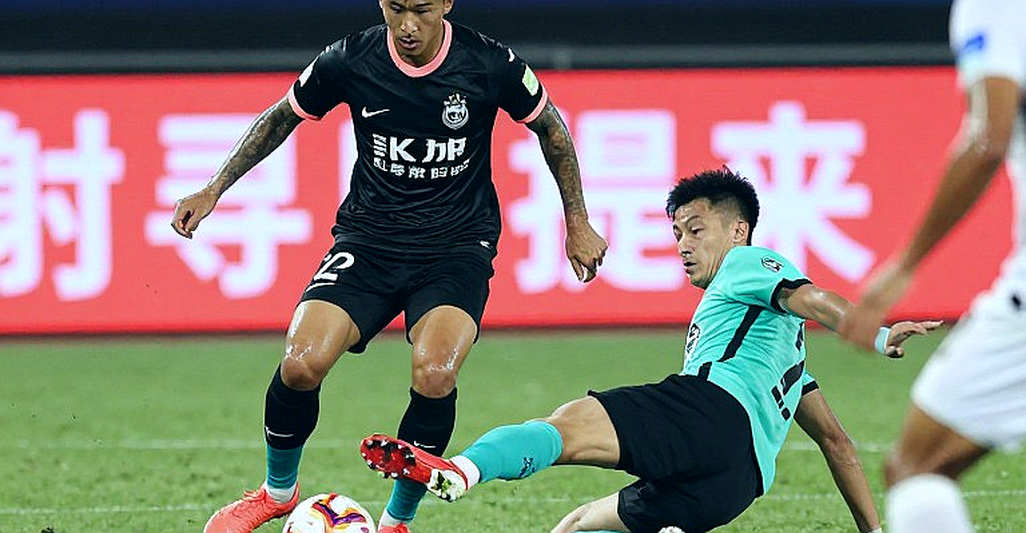 Nguyễn Xuân Sơn dính chấn thương bắp chân, Việt Nam thắng Philippines 1-0 đầy may mắn