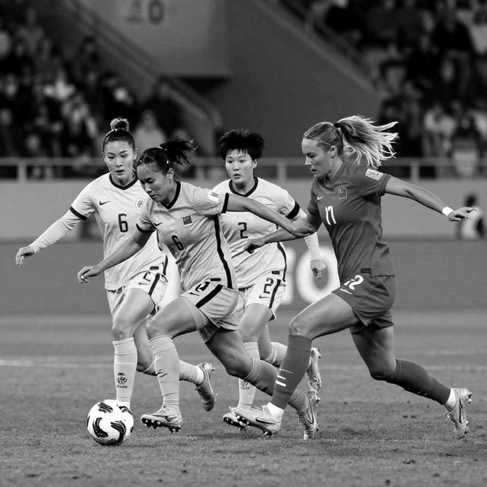 V.League: Nhịp giữa sân, tiền đạo nội và bài toán không thể mua bằng ngoại binh