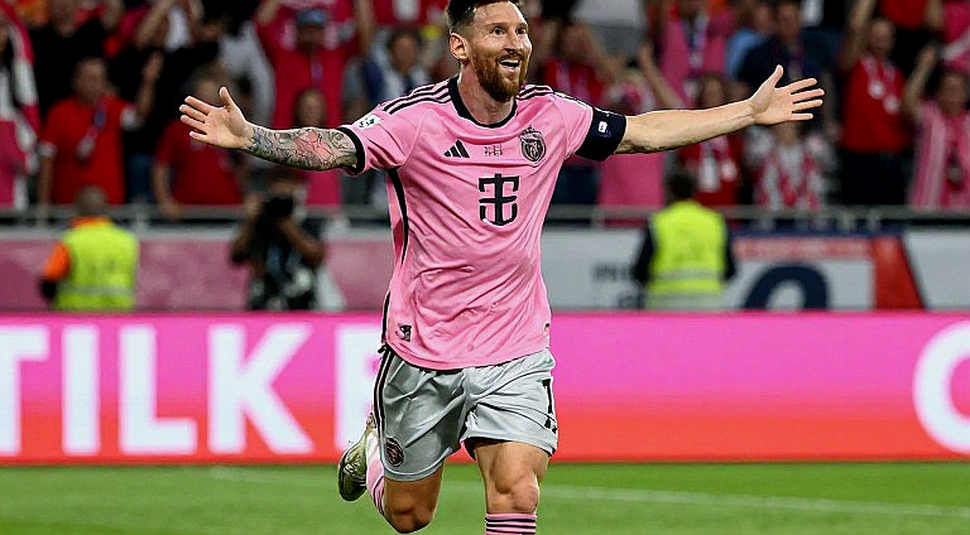 Buổi tập đầu tiên của Van Bommel: Bỉ bước vào kỷ nguyên mới bằng những cú sút lệch cột