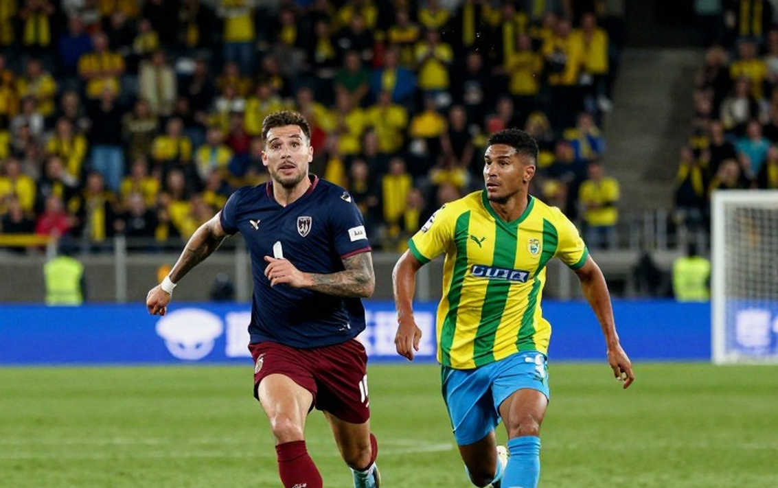 V.League và nền kinh tế của những khoản phí không được viết ra