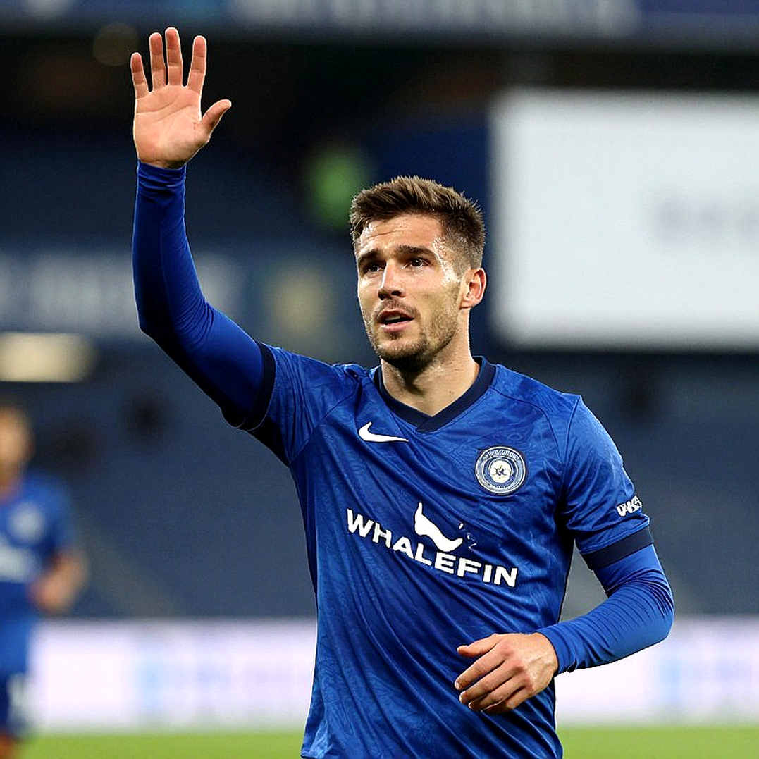 Vé mùa Premier League: Khi dòng tiền đẩy người hâm mộ trung thành xuống cuối thứ tự ưu tiên