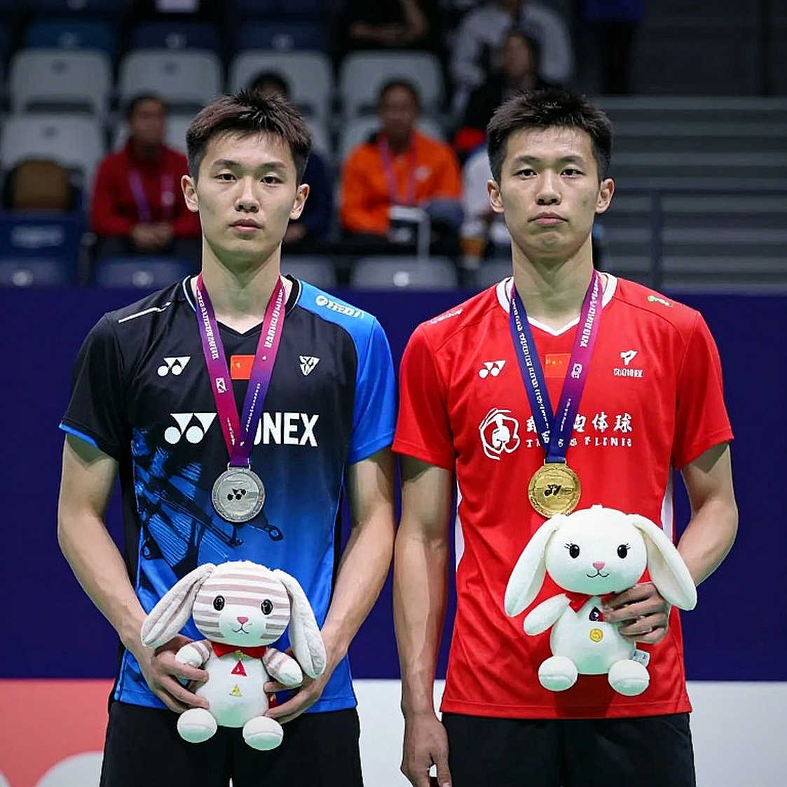 Hai tay vợt và một tấm vé lịch sử: Vì sao trận chung kết đơn nam cầu lông tại Asiad lại bị định giá bằng chín phút im lặng trước khi giao cầu