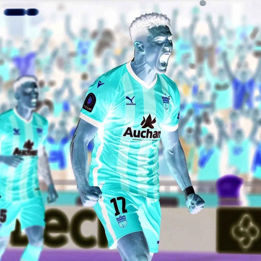 Decoding Football Through Space: Three Fateful Seconds in Rostov and the Lesson for V-League